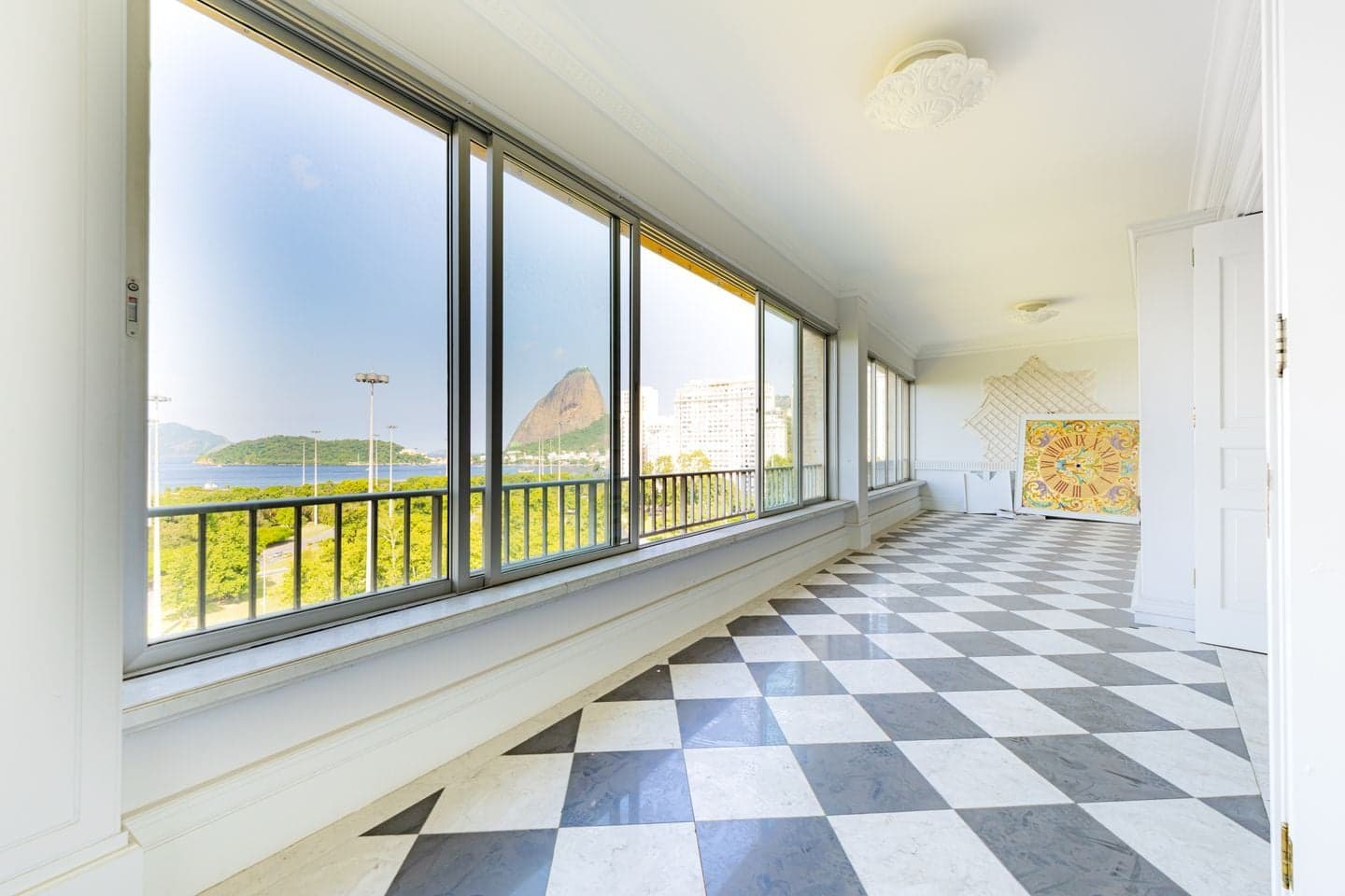 The Pinnacle of Luxury and Sophistication at Praia do Flamengo