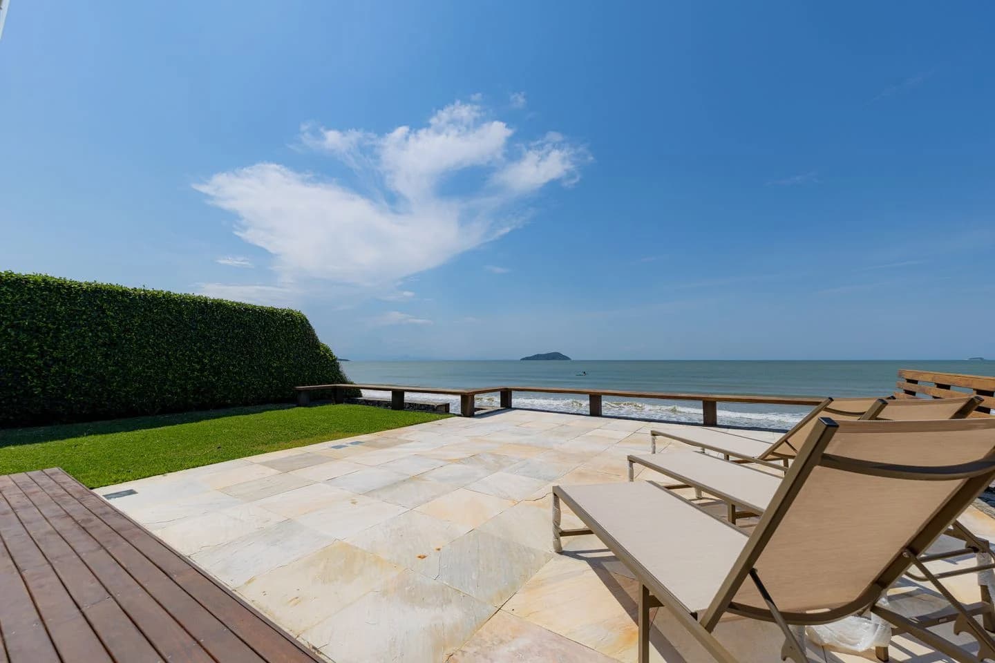 Pé na Areia - Manguinhos - Búzios RJ